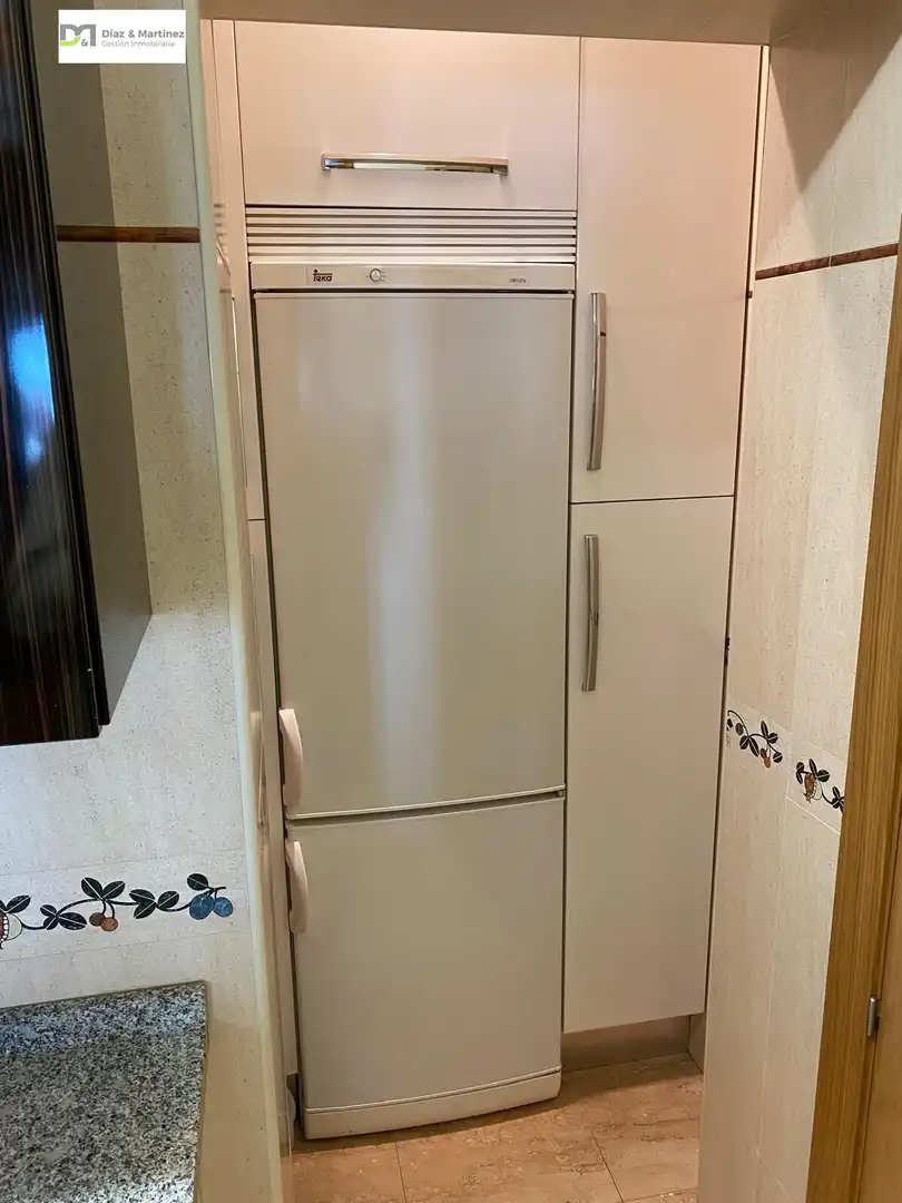 Cocina de Apartamento en venta en León Capital  con Calefacción, Parquet y Trastero