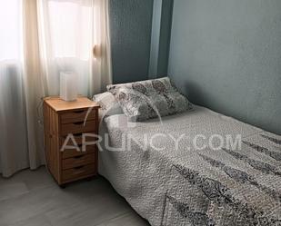 Bedroom of Flat to share in Alcalá de Guadaira  with Air Conditioner