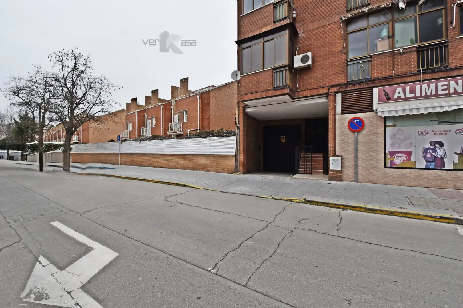 Außenansicht von Garage zum Verkauf in Pinto