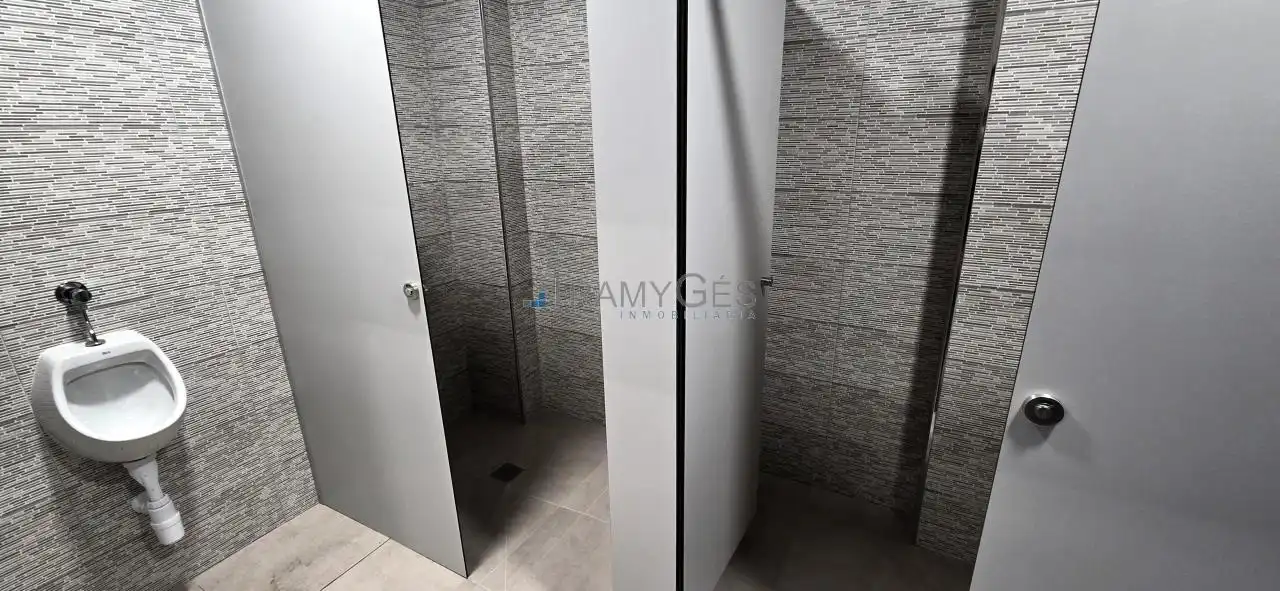 Baño de Nave industrial de alquiler en Mos