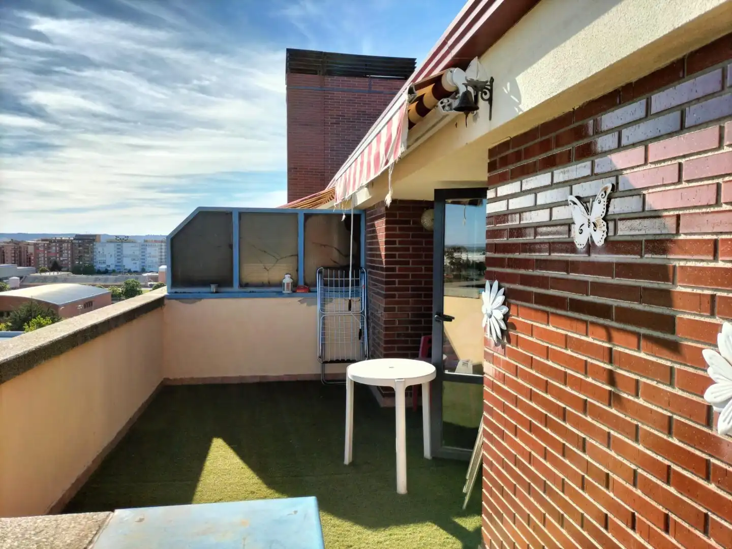 Terrasse von Dachboden zur Miete in Palencia mit Heizung, Parkett und Terrasse