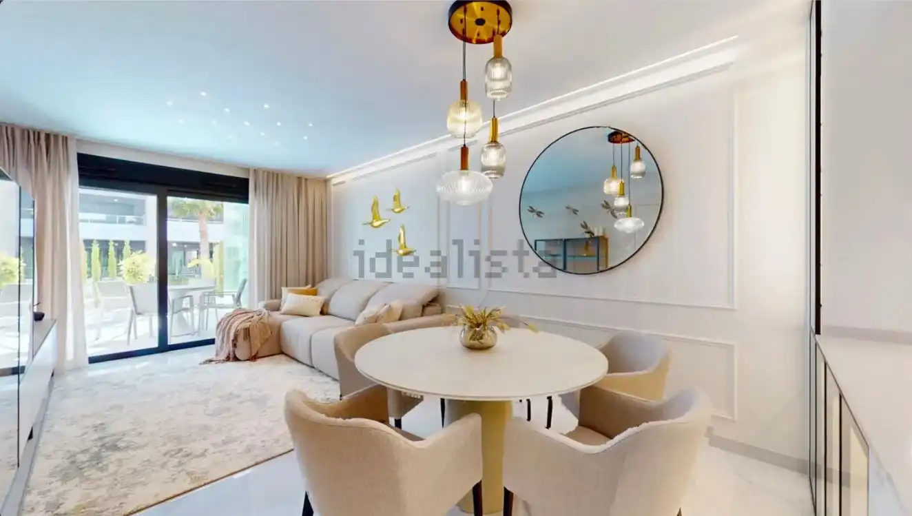 Apartment with pool for sale in Calle Pablo Picasso 88