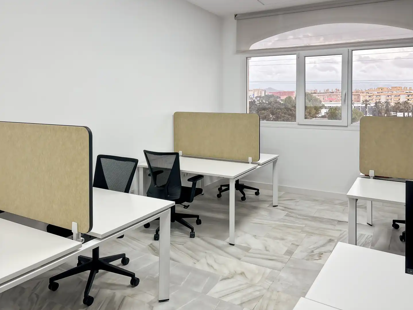 Office for rent in Málaga Capital  with Air Conditioner, Heating and Furnished