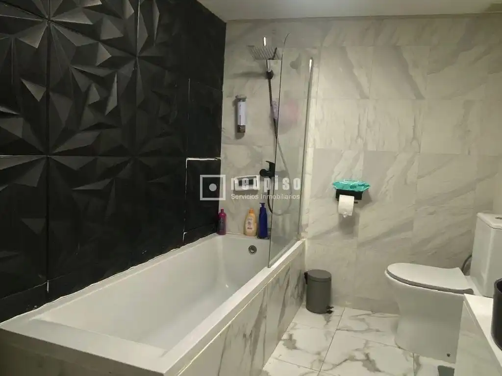Bathroom of Commercial properties for sale in Madrid  with Air Conditioner