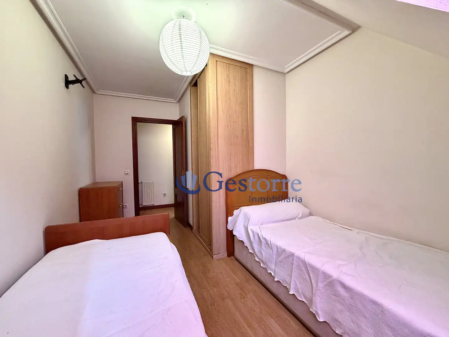 Schlafzimmer von Wohnung zum Verkauf in Oviedo  mit Heizung und Möbliert