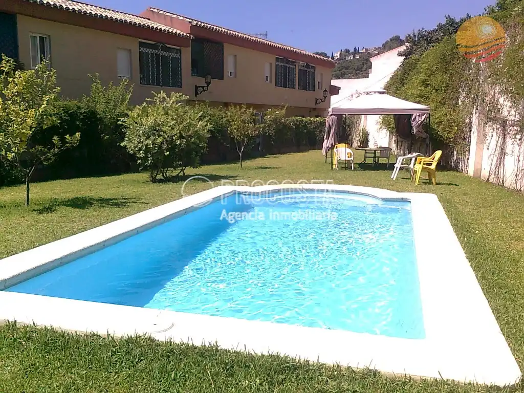 Piscina de Casa adosada en venta en Almuñécar con Aire acondicionado, Jardín privado y Terraza