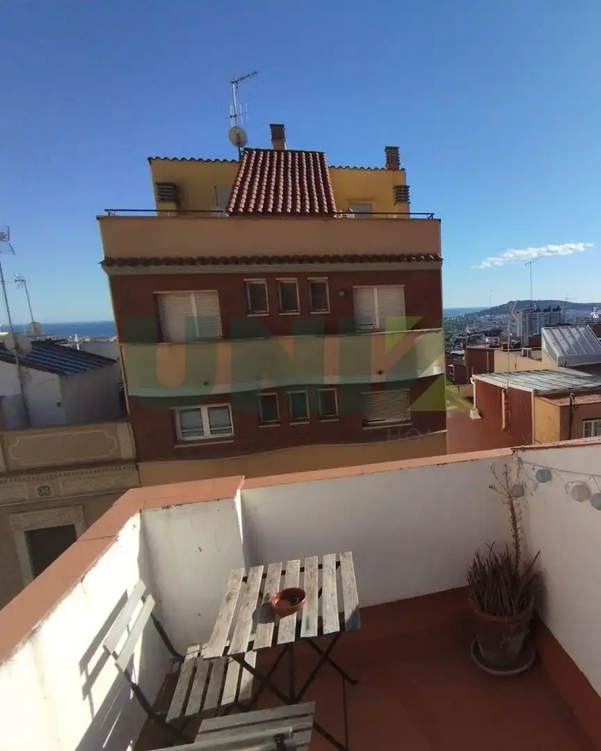 Vista exterior de Pis en venda en Barcelona amb Terrassa i Balcó