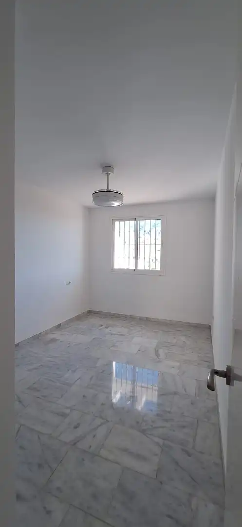 Dormitori de Casa adosada en venda en Benalmádena amb Aire condicionat, Jardí privat i Terrassa
