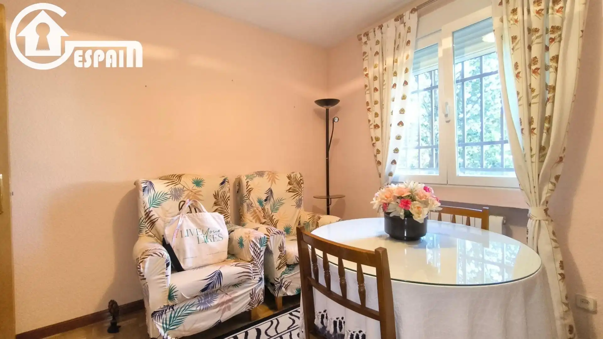 Living room of Flat for sale in Madrid  with Air Conditioner and Heating