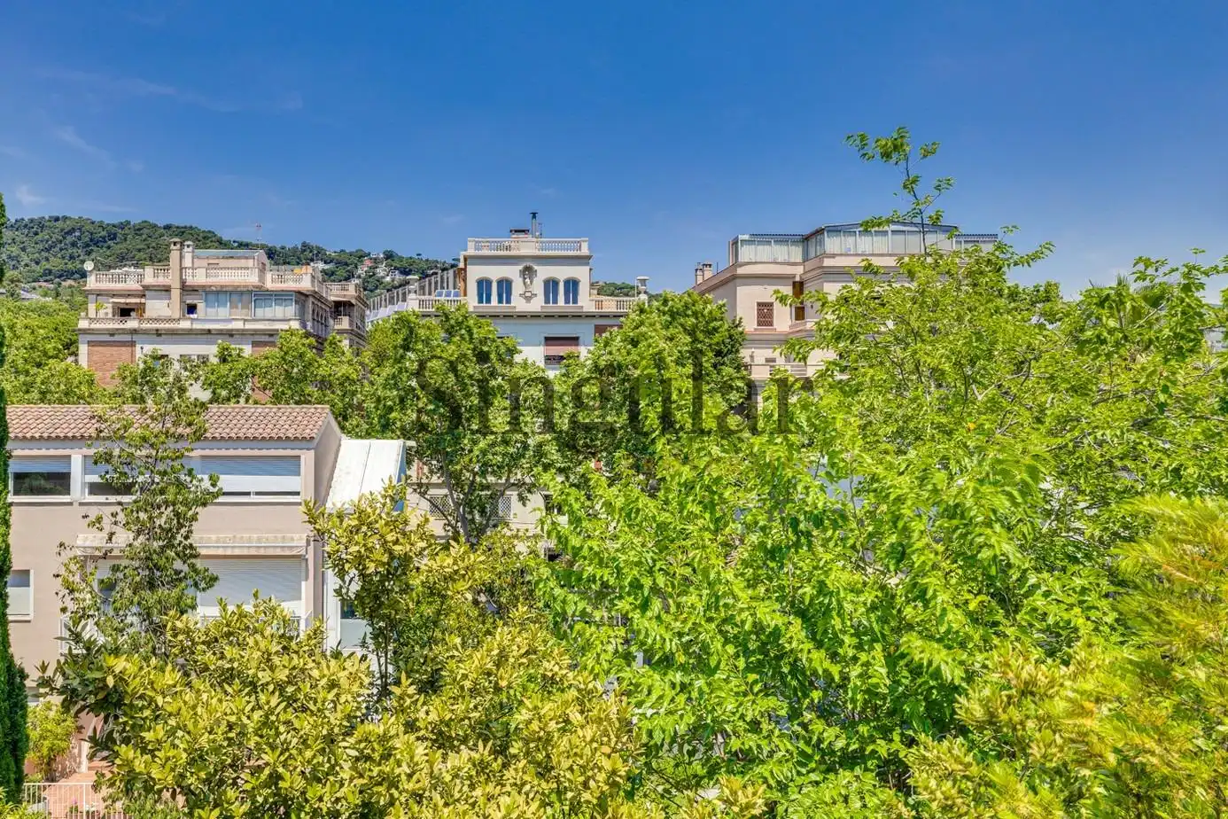 Vista exterior de Àtic en venda en Barcelona