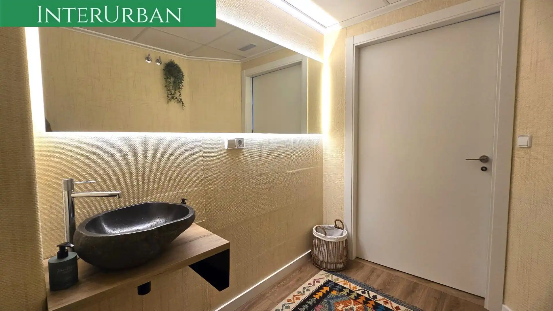 Baño de Piso de alquiler en Llíria con Aire acondicionado, Calefacción y Jardín privado