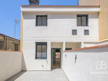 Àtic amb balcó en venda a Marianao