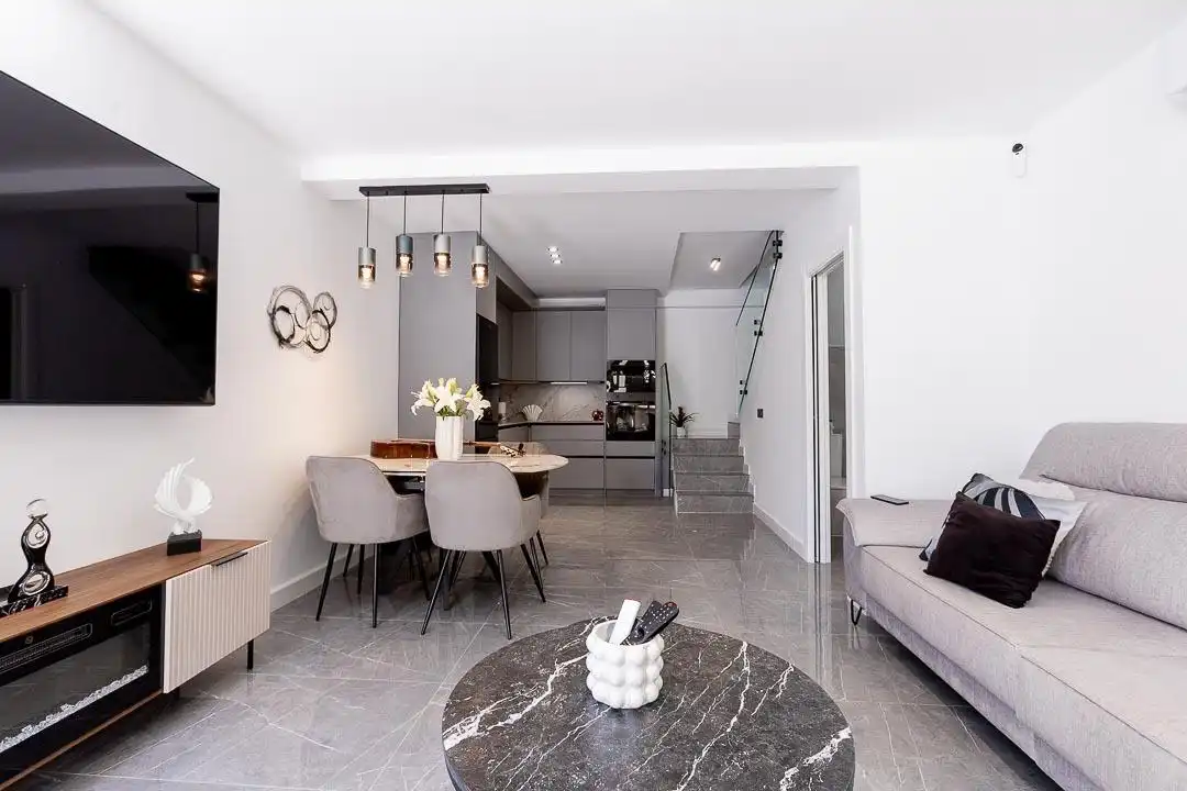 Comedor de Casa adosada en venta en Málaga con Aire acondicionado, Terraza y Amueblado