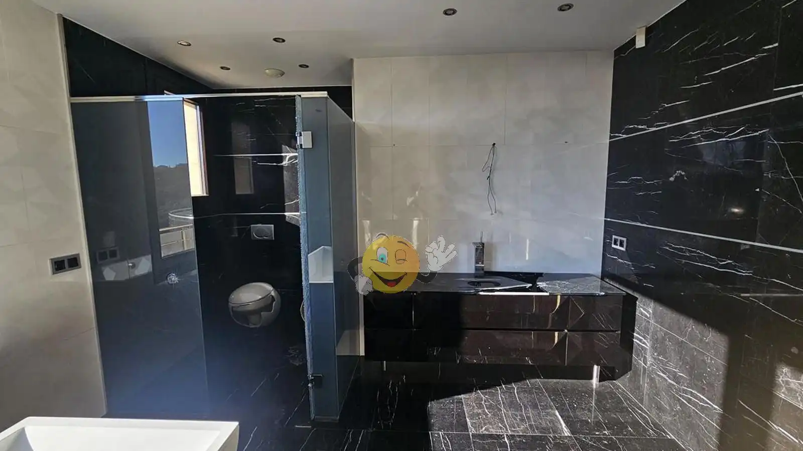 Badezimmer von Haus oder Chalet zum Verkauf in Castell d'Aro, Platja d'Aro i s'Agaró mit Klimaanlage, Heizung und Privatgarten
