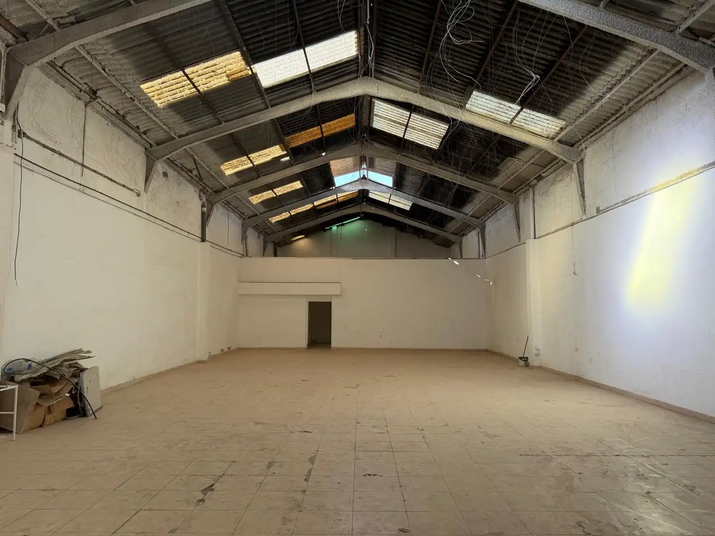 Nave industrial de alquiler en Manises con Calefacción y Alarma