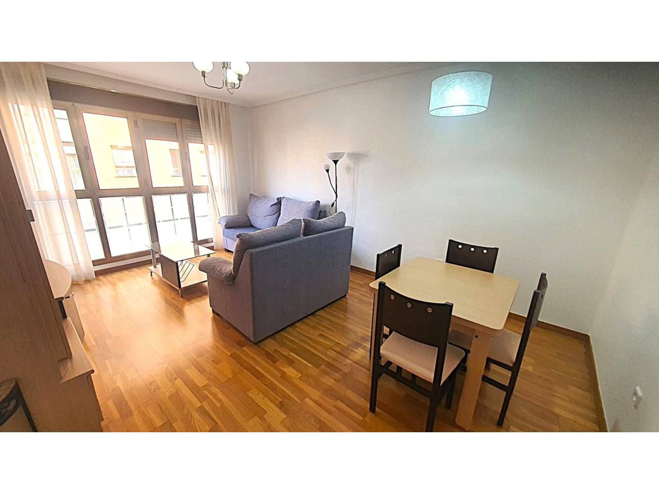 Vista exterior de Pis de lloguer en  Almería Capital amb Moblat