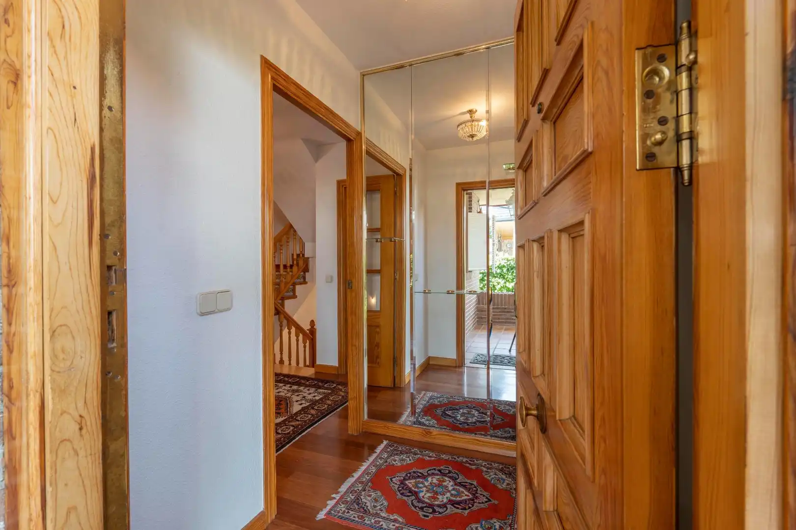 Casa aparellada amb piscina en venda a Avenida Europa, imagen 9