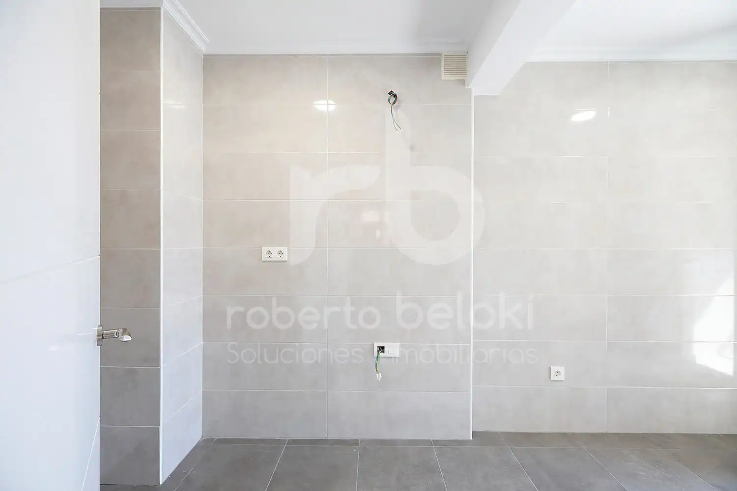 Bany de Pis en venda en Bera amb Calefacció, Terrassa i Balcó