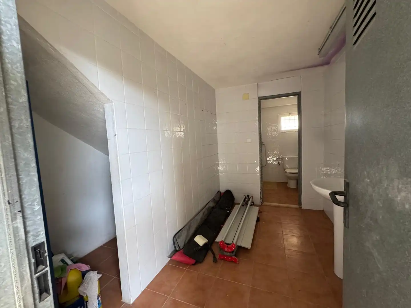 Badezimmer von Fabrikhallen zum Verkauf in Elche / Elx