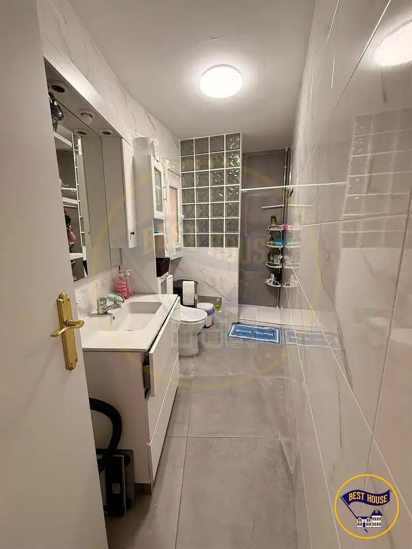 Piso en venta en RAMON Y CAJAL, Centro