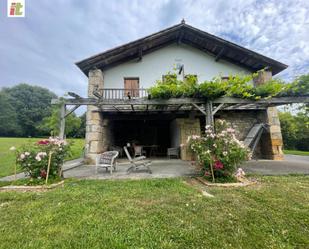 Vista exterior de Casa o xalet en venda en Laukiz amb Calefacció, Jardí privat i Terrassa