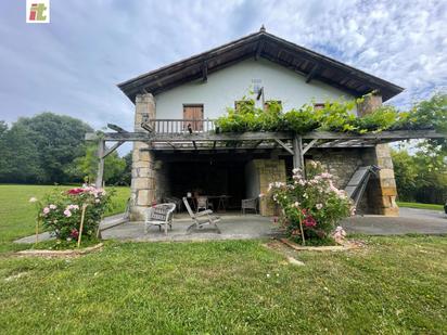 Vista exterior de Casa o xalet en venda en Laukiz amb Terrassa i Balcó