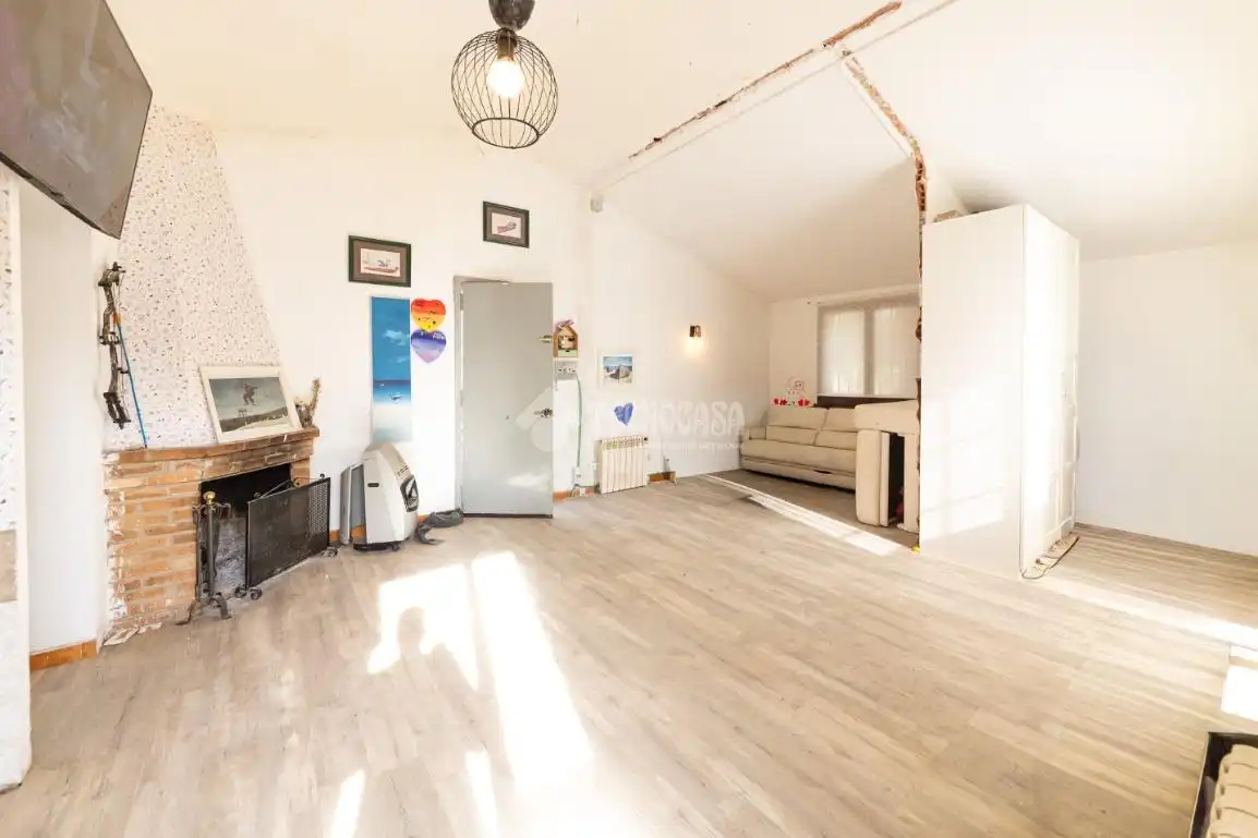 Sala d'estar de Casa o xalet en venda en Rodonyà amb Calefacció, Parquet i Balcó