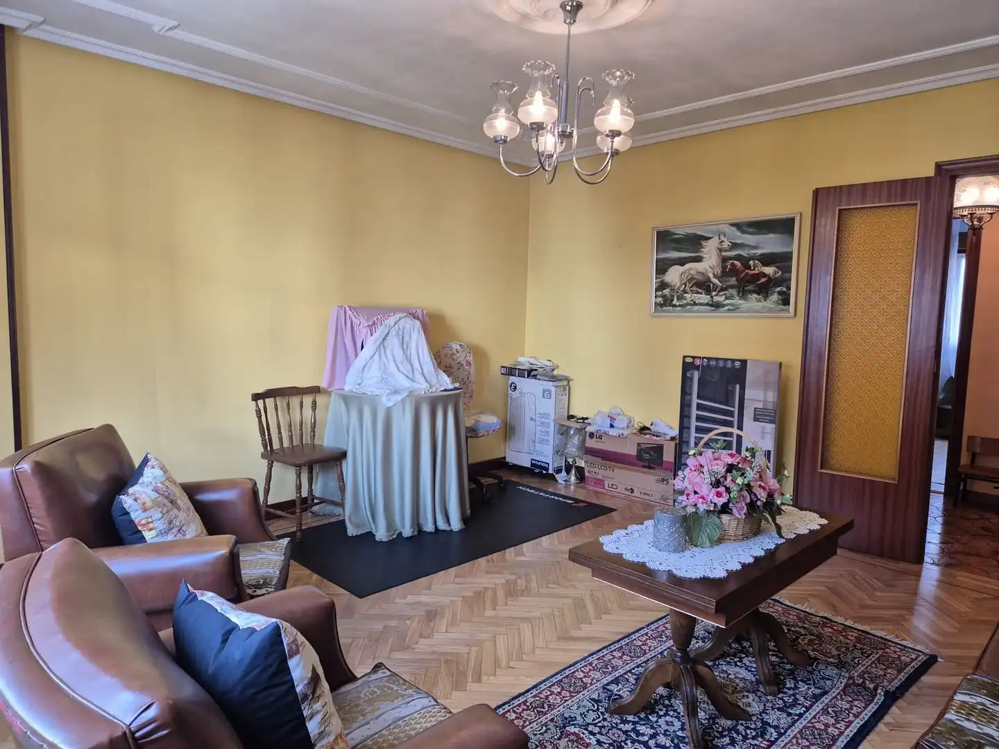 Living room of Flat for sale in Aller  with Terrace, Storage room and Swimming Pool