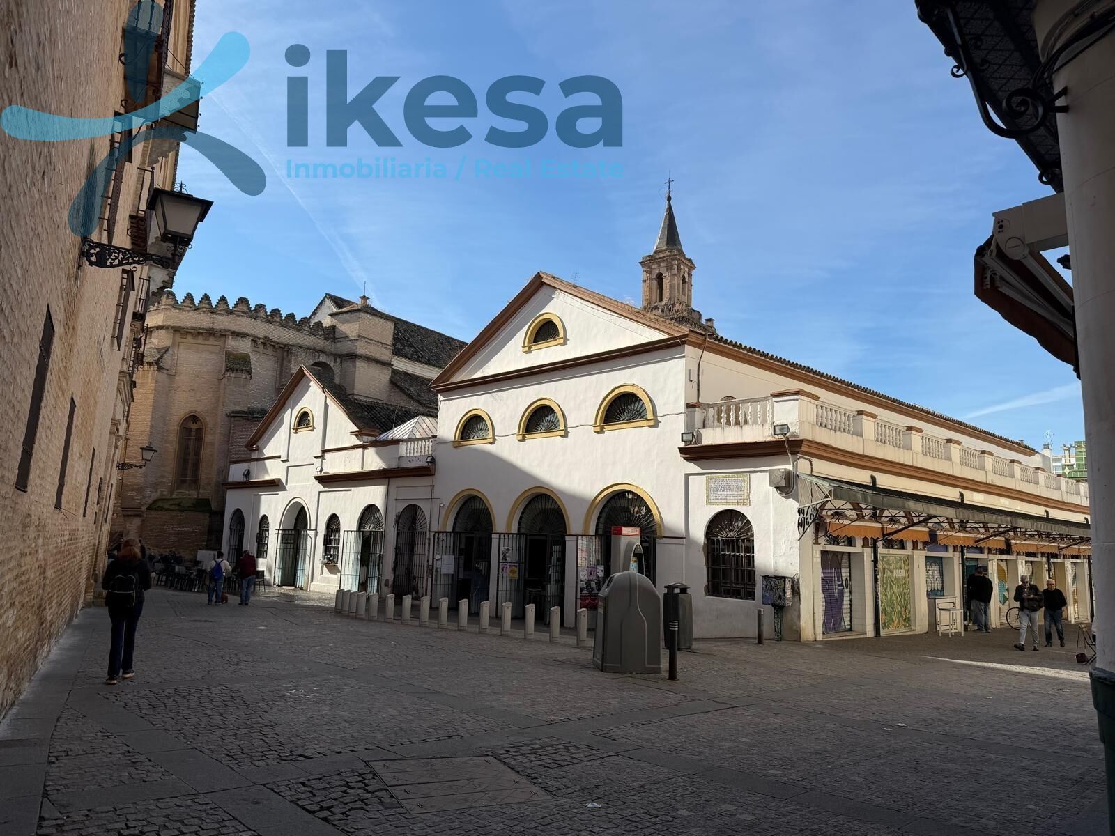 Vista exterior de Àtic en venda en  Sevilla Capital amb Aire condicionat, Terrassa i Balcó