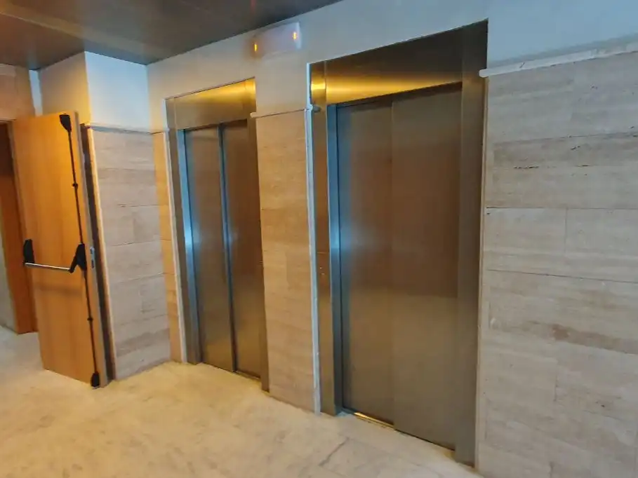 Oficina con ascensor en venta en Calle Industria 3, imagen 13