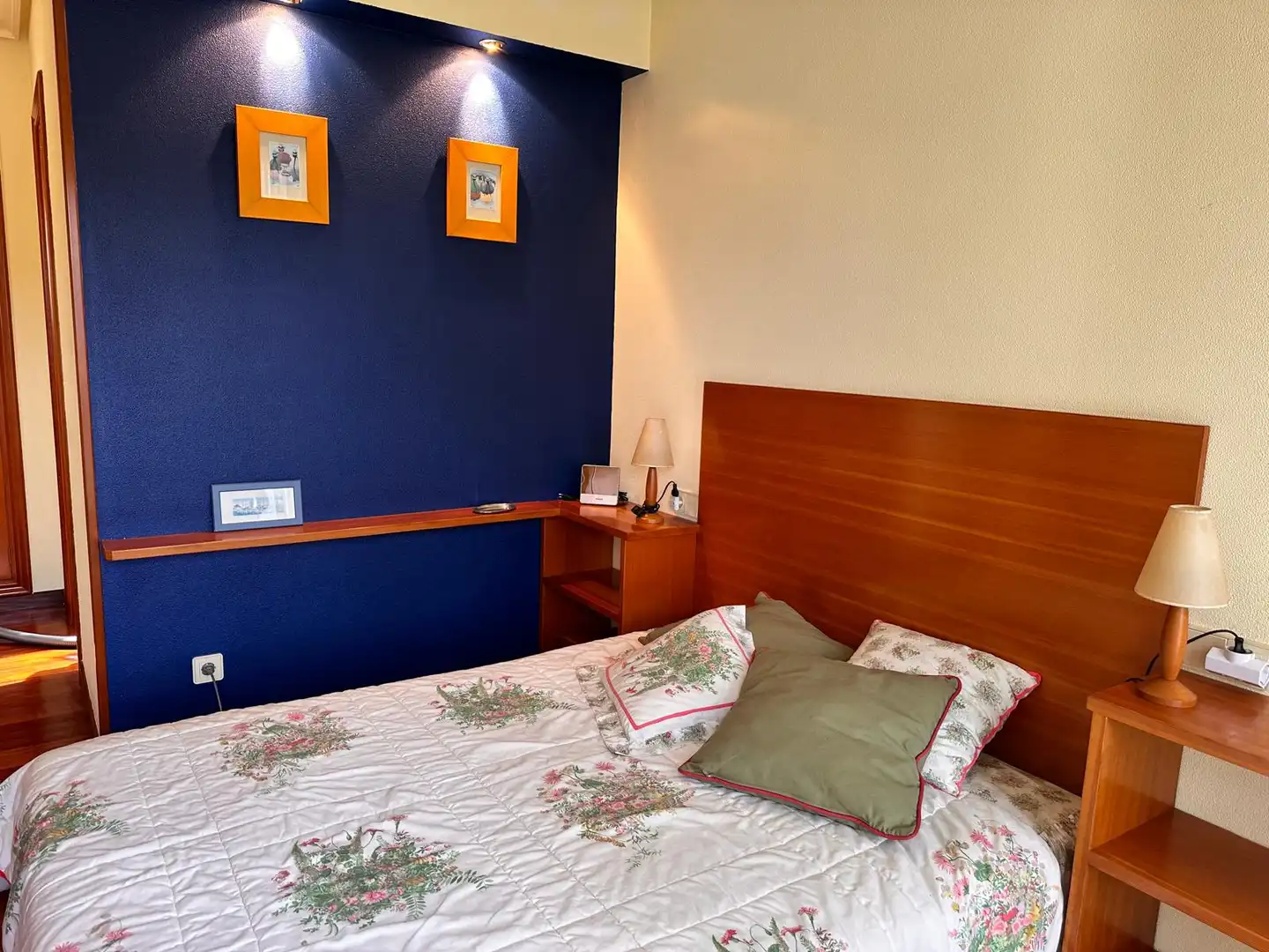 Bedroom of Detached homes for sale in Brión  with Heating, Private garden and Parquet flooring