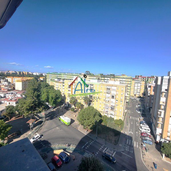 Exterior view of Flat for sale in  Sevilla Capital  with Air Conditioner, Heating and Furnished