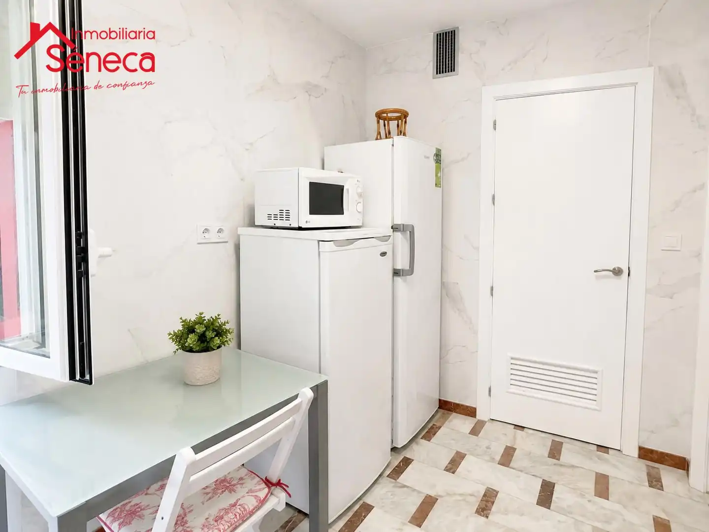 Cocina de Piso de alquiler en Córdoba con Aire acondicionado, Terraza y Amueblado