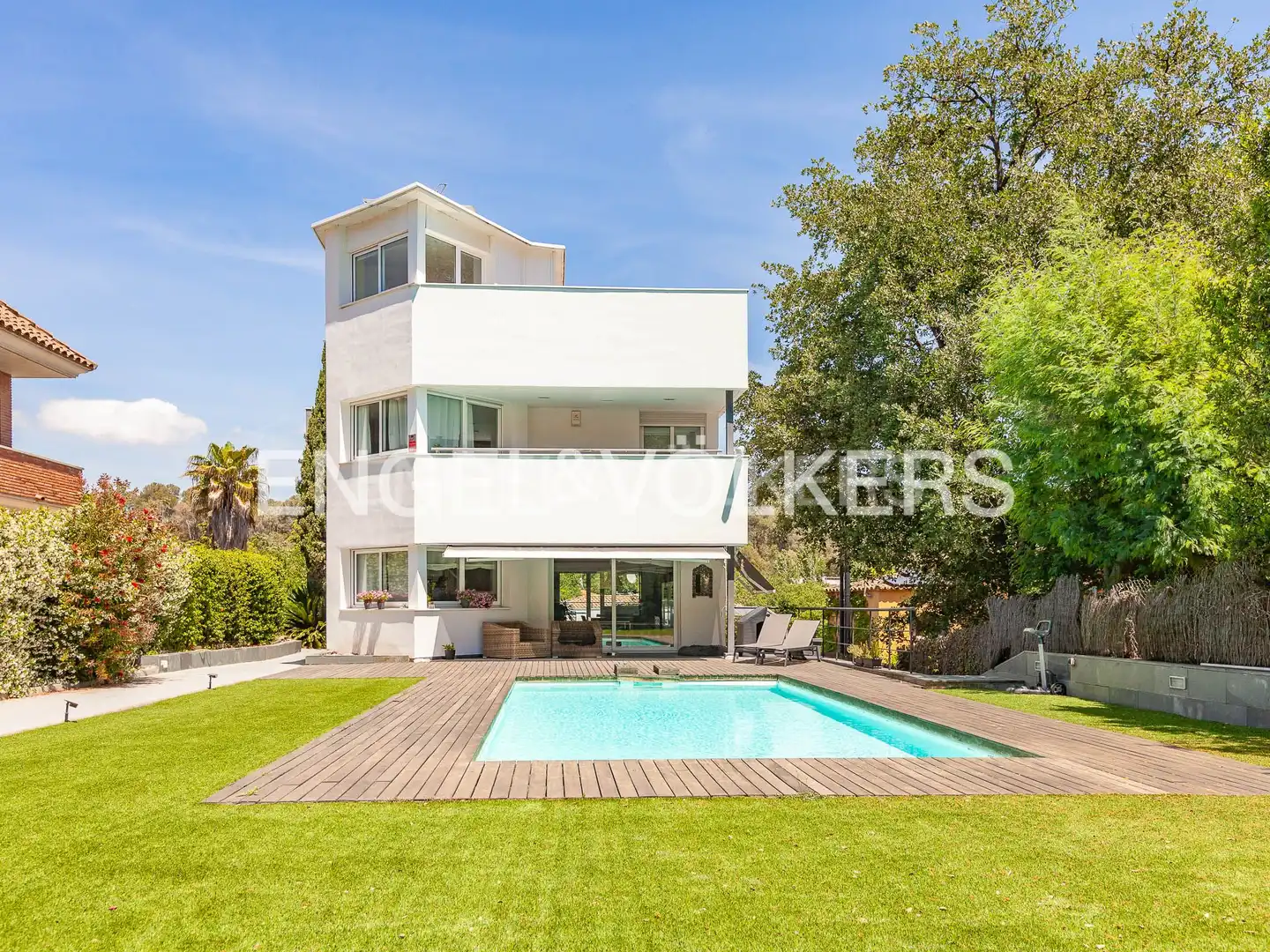 Exterior view of Houses for sale in Sant Cugat del Vallès  with Air Conditioner, Heating and Private garden