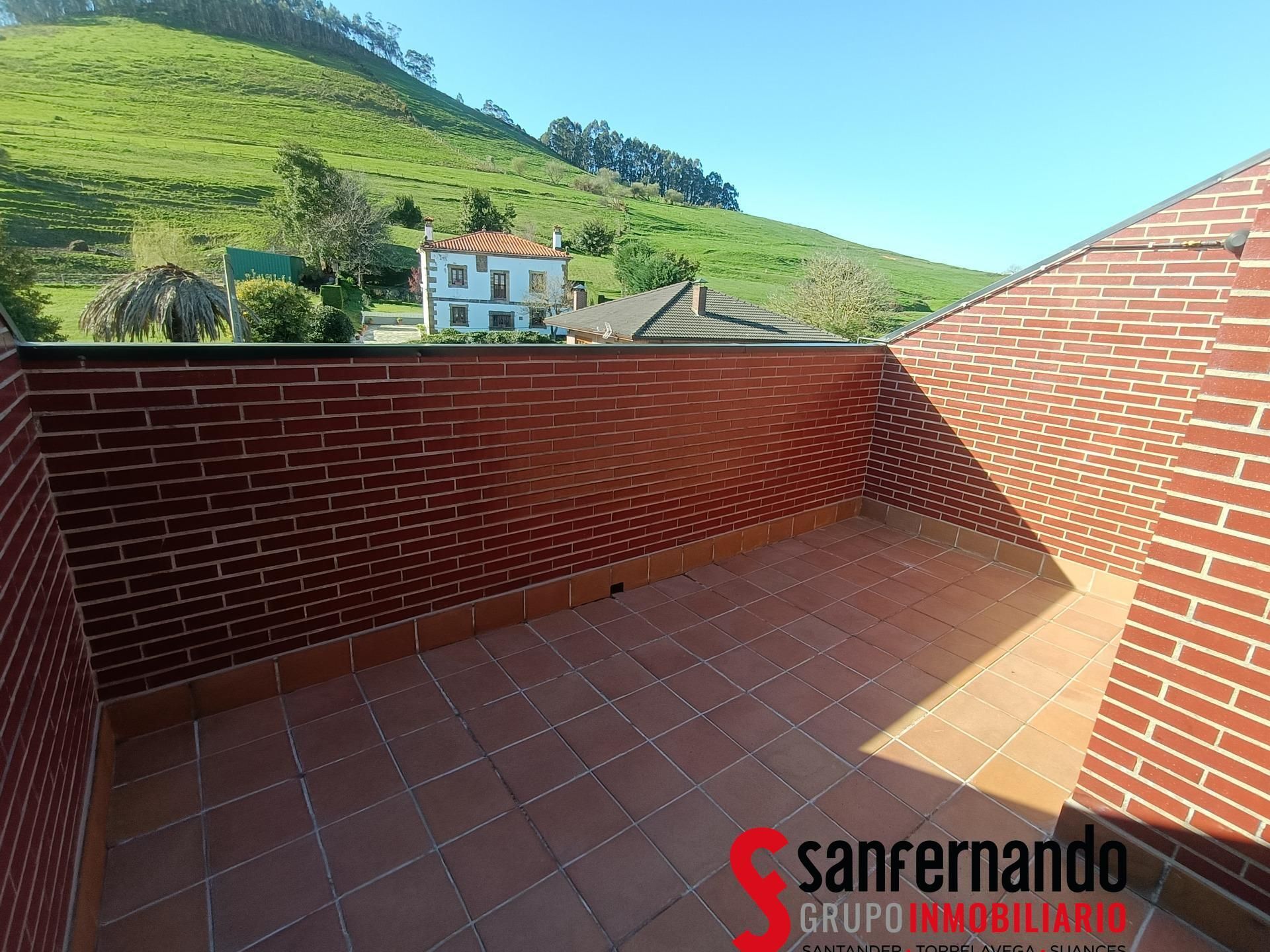 Terraza de Ático de alquiler en Miengo con Calefacción, Parquet y Terraza