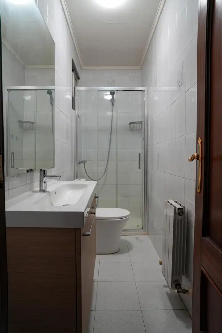 Bathroom of Flat for sale in Getxo 