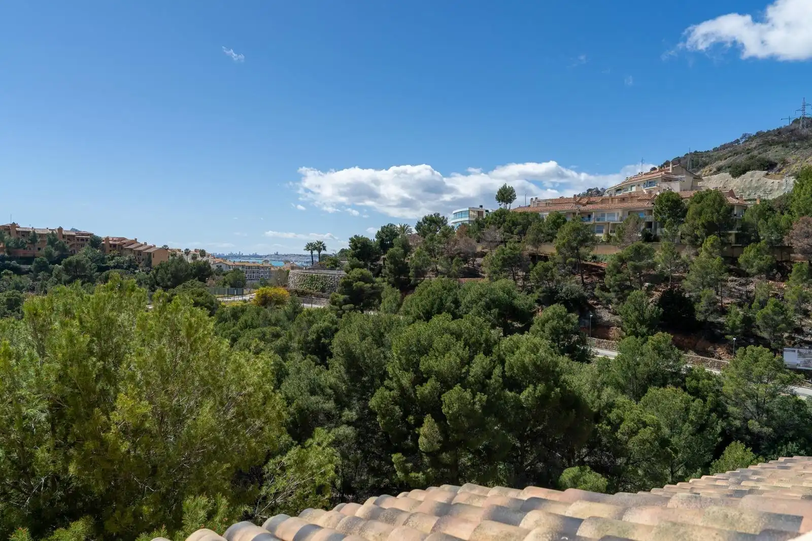 Außenansicht von Einfamilien-Reihenhaus zum Verkauf in Altea mit Klimaanlage, Heizung und Privatgarten