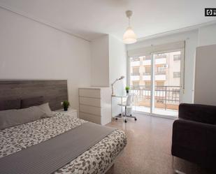 Flat to share in Trinitat