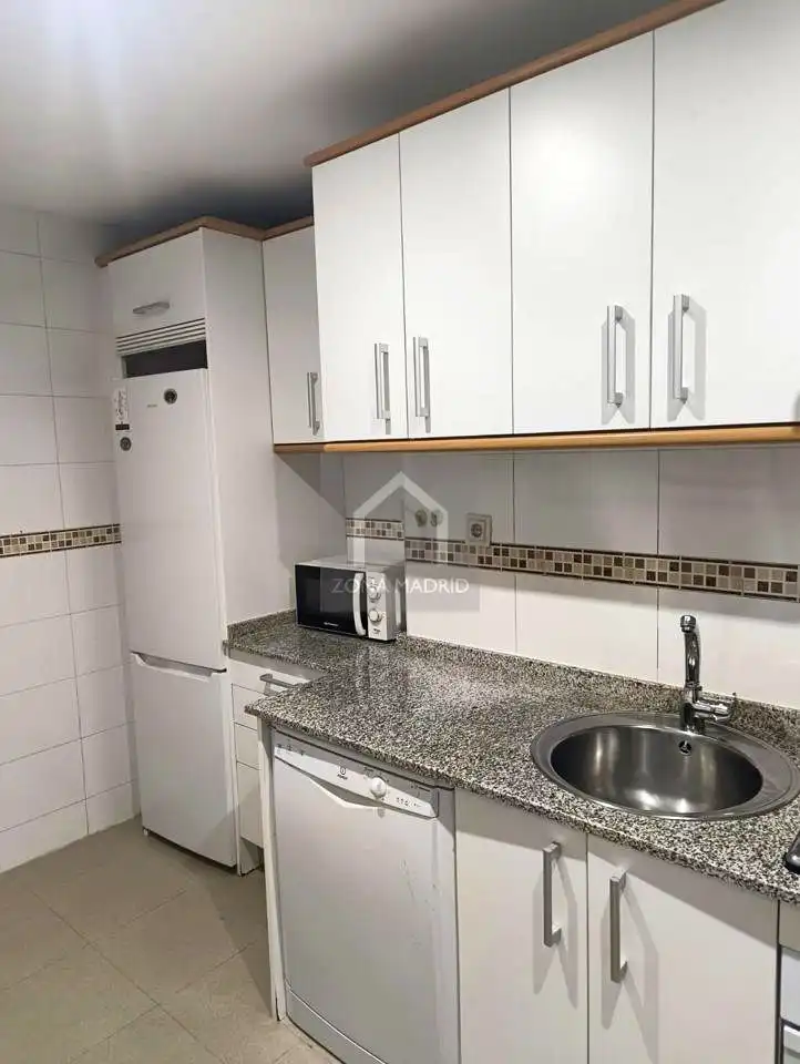 Küche von Wohnung zur Miete in Madrid mit Klimaanlage, Heizung und Parkett