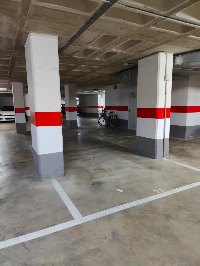 Neubau-Einzelparkplatz mit Aufzug zum Verkauf in Carrer de Sant Francesc