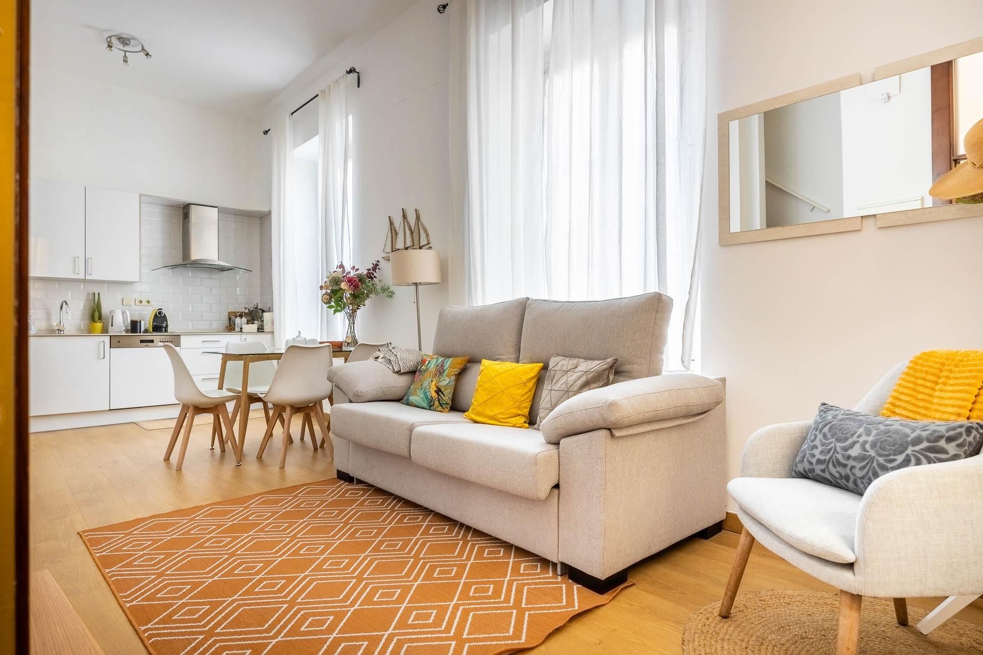 Living room of Duplex for sale in  Sevilla Capital  with Air Conditioner, Terrace and Balcony