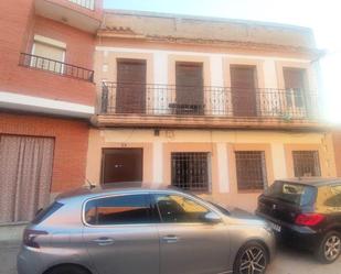 Vista exterior de Casa adosada en venda en Villasequilla amb Terrassa