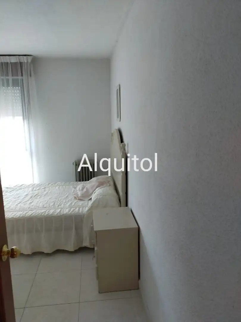 Schlafzimmer von Wohnung zur untervermieten in Toledo mit Heizung, Parkett und Möbliert