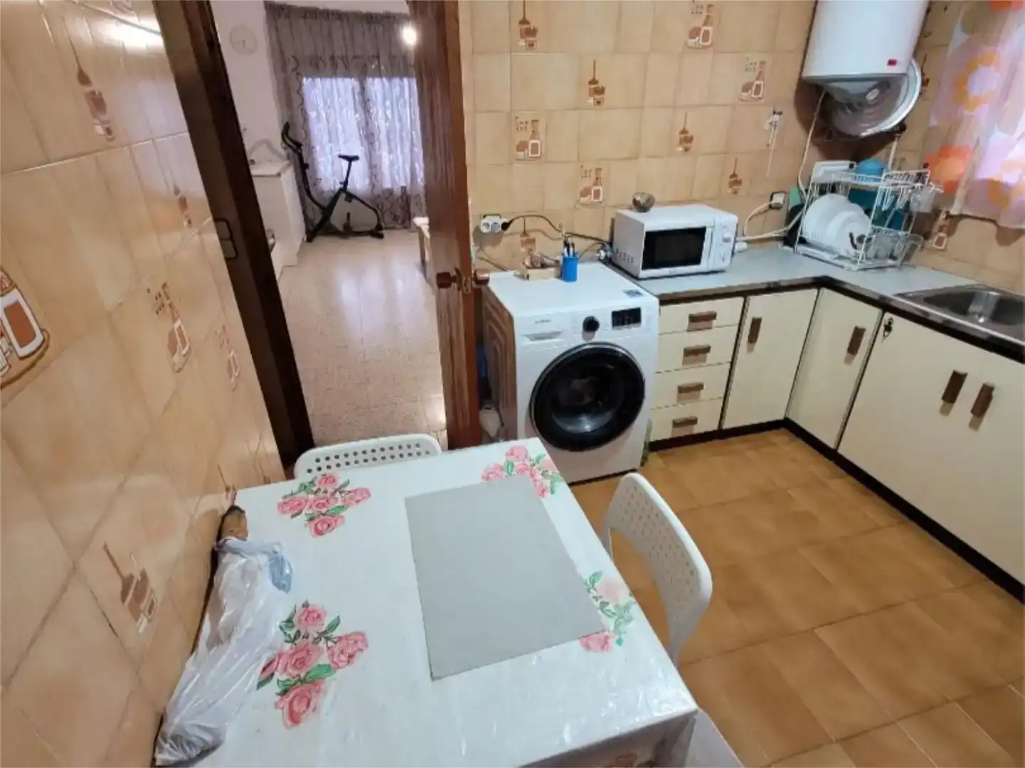 Cuina de Casa o xalet en venda en Barberà del Vallès amb Balcó