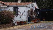 Vista exterior de Casa o xalet en venda en Uceda amb Terrassa i Piscina