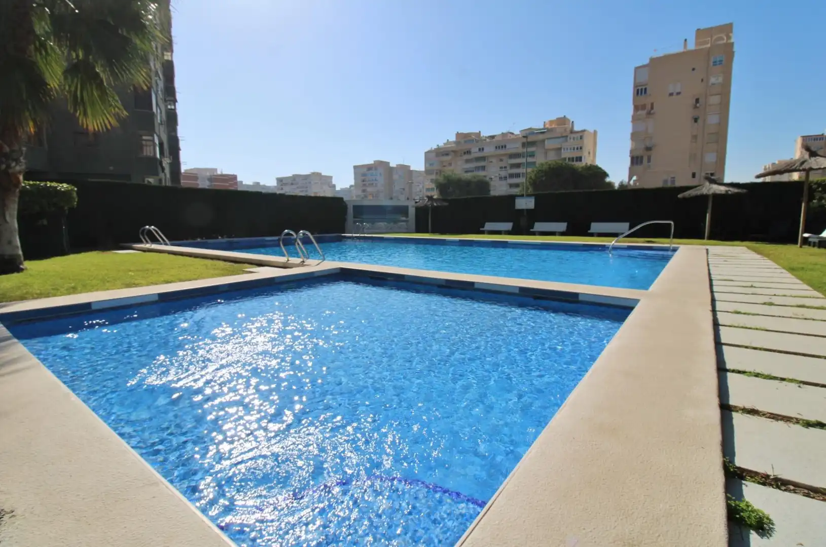Piscina de Àtic en venda en Alicante / Alacant amb Terrassa, Balcó i Piscina comunitària