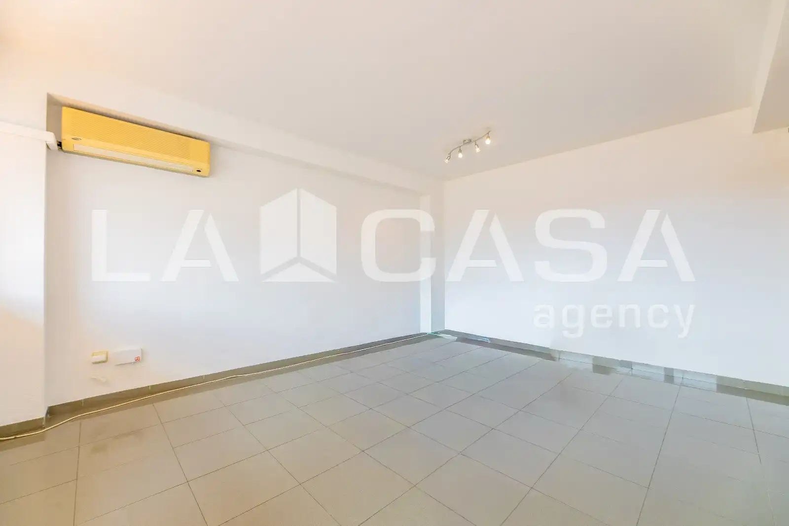 Piso con terraza en venta en Carrer de Sèneca, imagen 10
