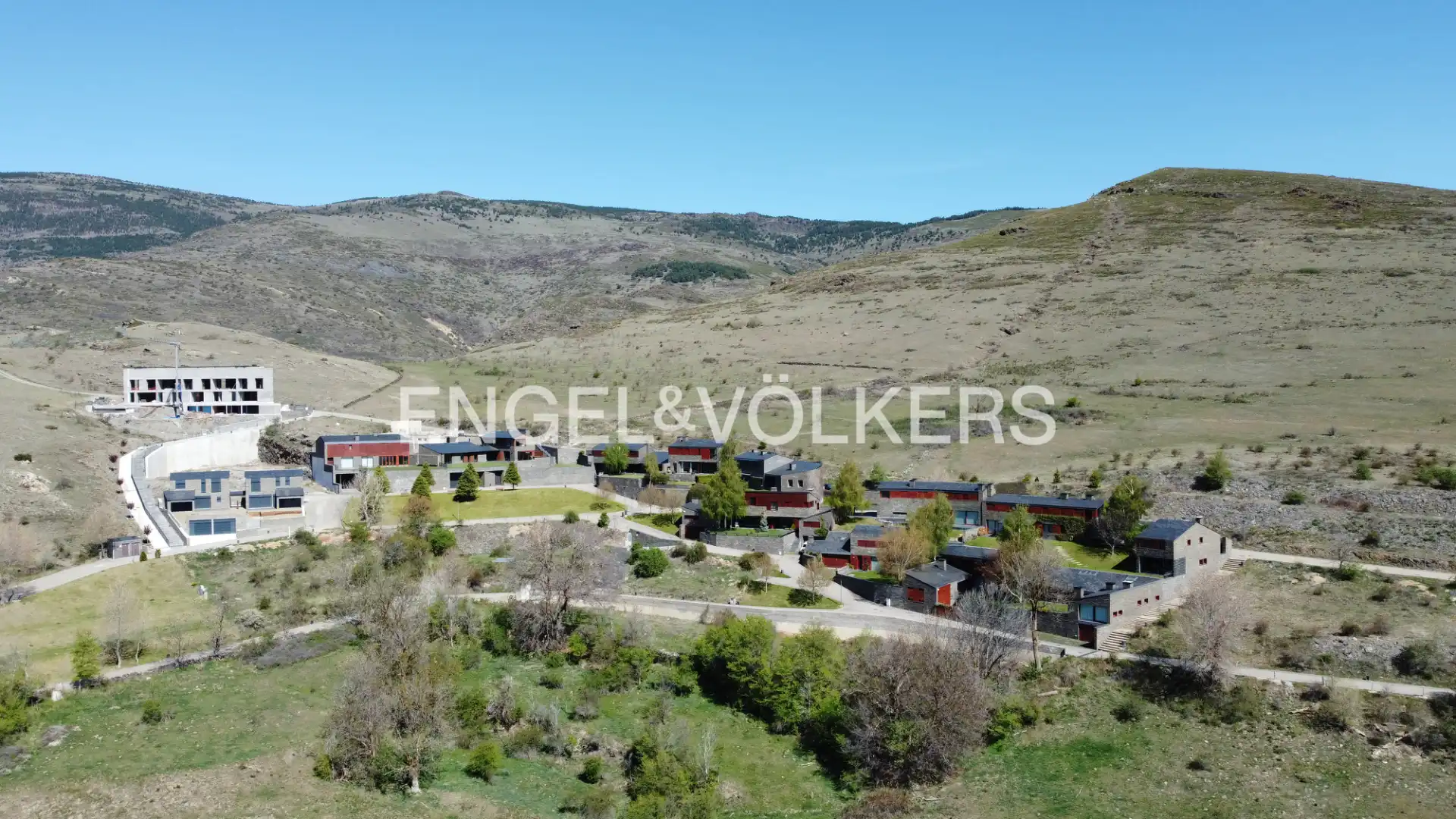 Vista exterior de Casa adosada en venda en Ger amb Calefacció, Jardí privat i Parquet