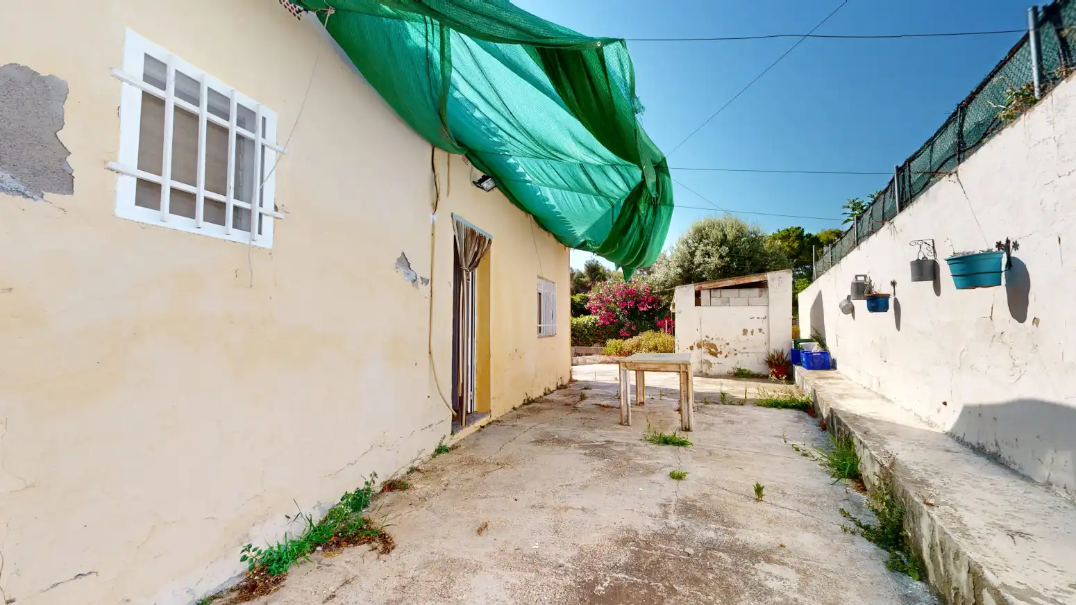 Vista exterior de Casa o xalet en venda en Sagunto / Sagunt amb Terrassa i Piscina