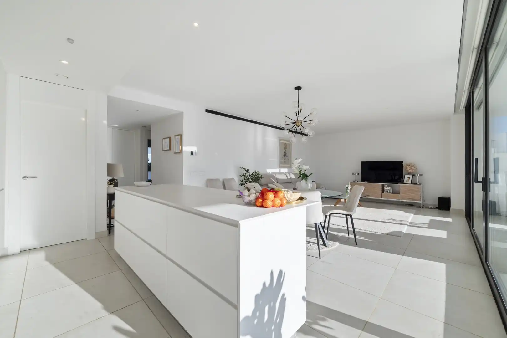 Sala d'estar de Planta baixa en venda en Fuengirola amb Aire condicionat, Jardí privat i Terrassa